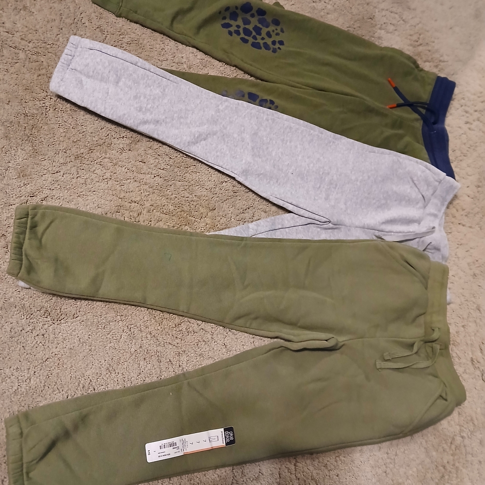 Green and Gray Boy's Joggers Set Of 3, Sz 7